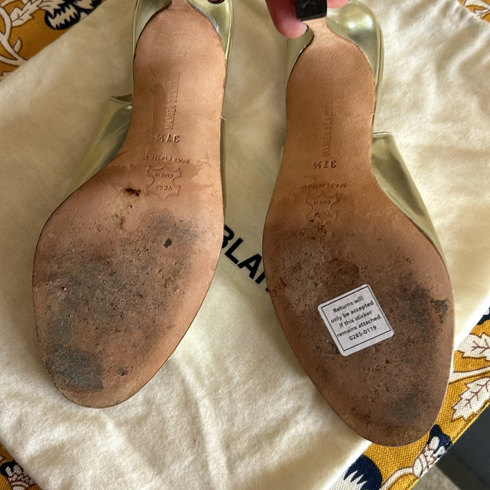 Gold Manolo Slingbacks - Picture 3 of 5